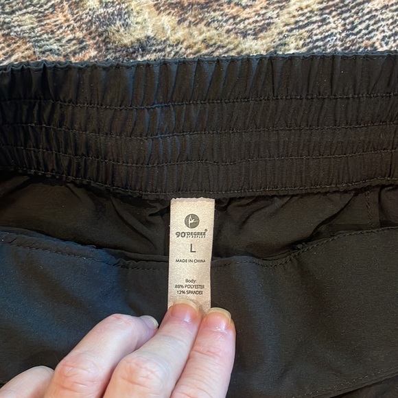 Women’s black workout shorts - size Large - Picture 3 of 4